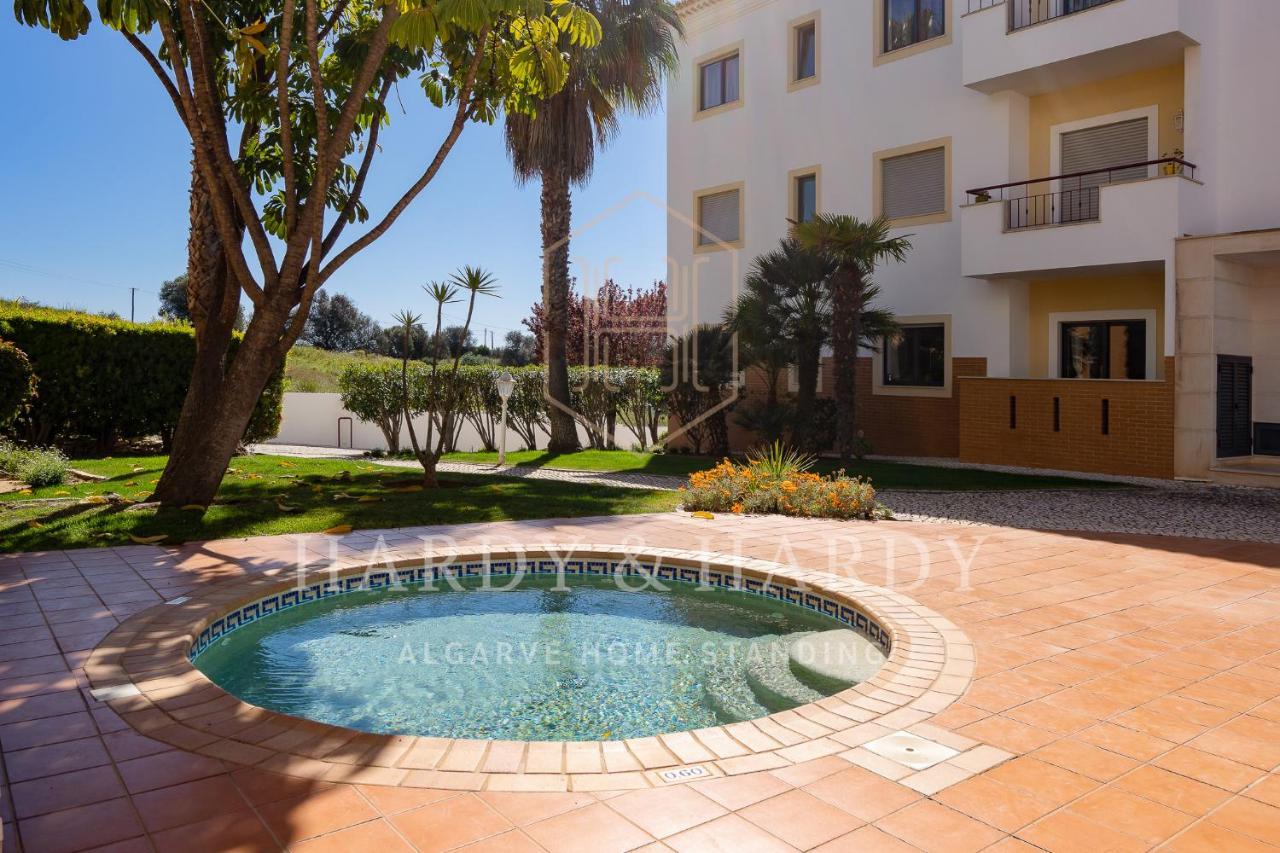 H&H: Chic Seaside Apartment Near Meia Praia Beach Lagos Exterior photo