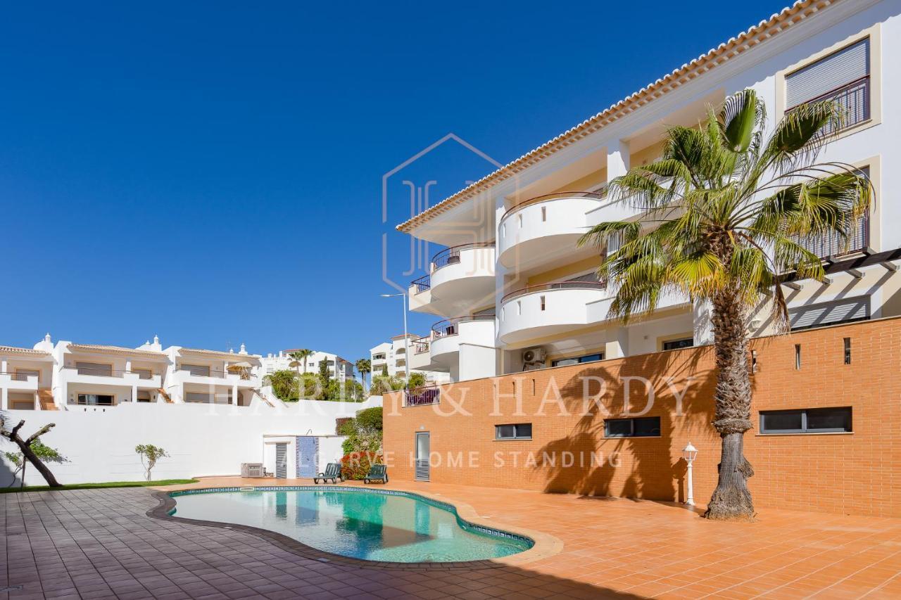 H&H: Chic Seaside Apartment Near Meia Praia Beach Lagos Exterior photo